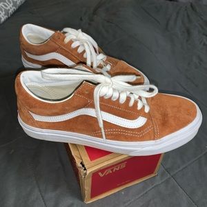 LIGHT BROWN SUEDE VANS
